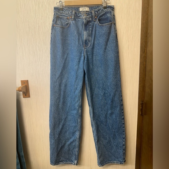 Abercrombie & Fitch Denim - Abercrombie & Fitch The Loose High Rise Classic Blue Jeans